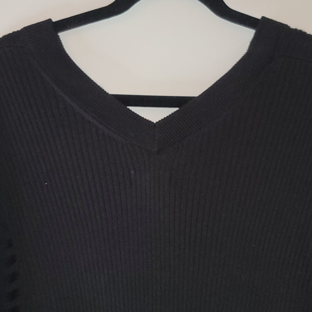 Tops - Picture 3 of 3